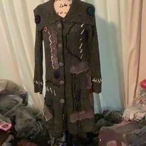 Monroe and Main size L colors are heathered black/grey w/multi colored designs